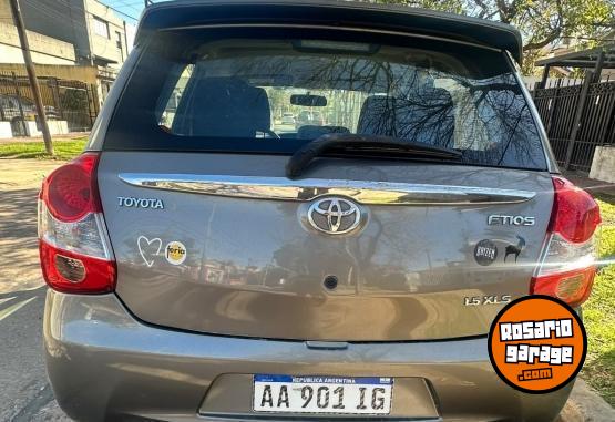 Autos - Toyota Etios 2017 Nafta 74000Km - En Venta