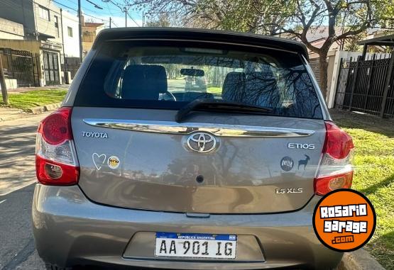 Autos - Toyota Etios 2017 Nafta 74000Km - En Venta