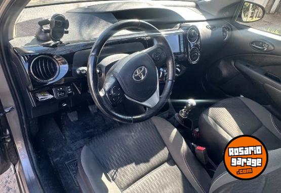 Autos - Toyota Etios 2017 Nafta 74000Km - En Venta