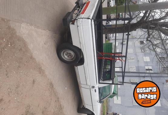 Camionetas - Peugeot 504 pick up 1995 Diesel 400000Km - En Venta