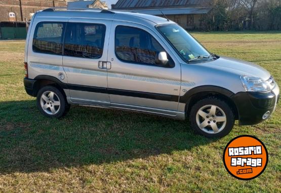 Utilitarios - Peugeot PARTNER PATAGONICA 2015 Diesel 195000Km - En Venta