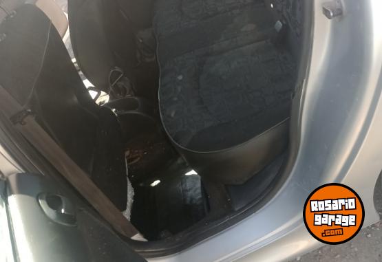 Autos - Peugeot 207 2009 GNC 240000Km - En Venta