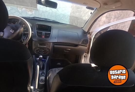 Autos - Peugeot 207 2009 GNC 240000Km - En Venta