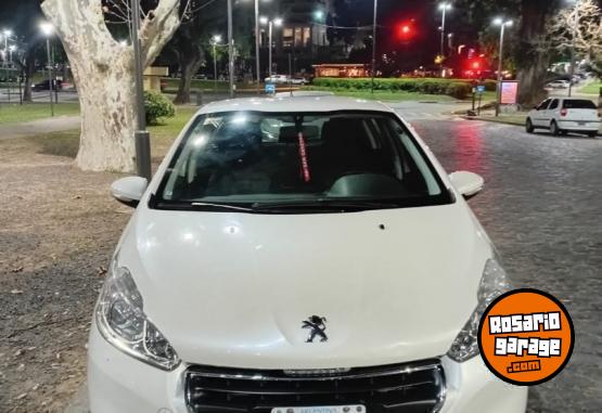 Autos - Peugeot 208 2014 Nafta 83000Km - En Venta