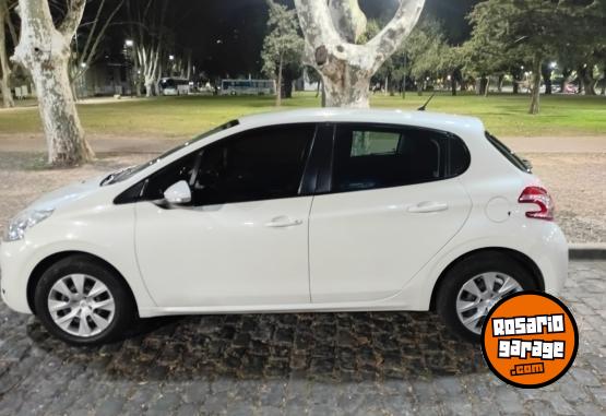 Autos - Peugeot 208 2014 Nafta 83000Km - En Venta