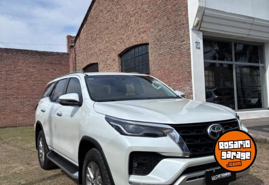Camionetas - Toyota SW4 SRX AT 7A 2023 Diesel 105000Km - En Venta