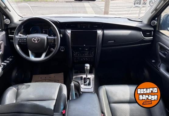 Camionetas - Toyota SW4 SRX AT 7A 2023 Diesel 105000Km - En Venta