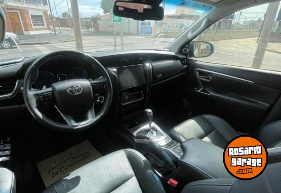 Camionetas - Toyota SW4 SRX AT 7A 2023 Diesel 105000Km - En Venta
