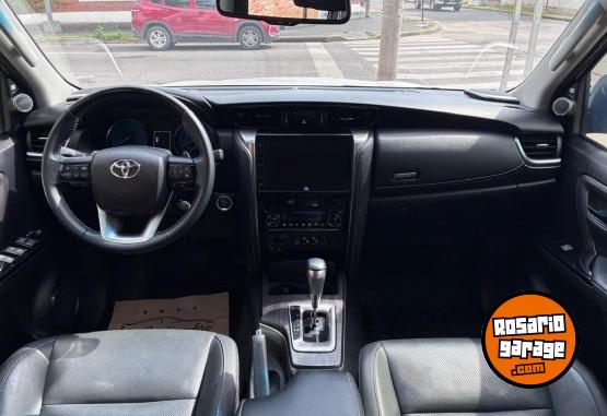 Camionetas - Toyota SW4 SRX AT 7A 2023 Diesel 105000Km - En Venta