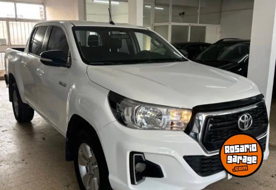 Camionetas - Toyota hilux pick-up 2.8 cd sr 2020 Diesel 122000Km - En Venta