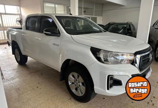 Camionetas - Toyota hilux pick-up 2.8 cd sr 2020 Diesel 122000Km - En Venta