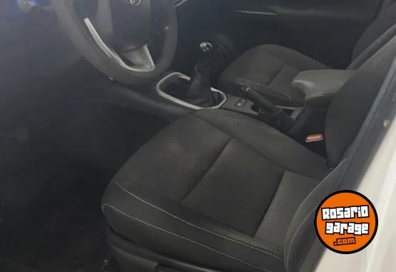 Camionetas - Toyota hilux pick-up 2.8 cd sr 2020 Diesel 122000Km - En Venta