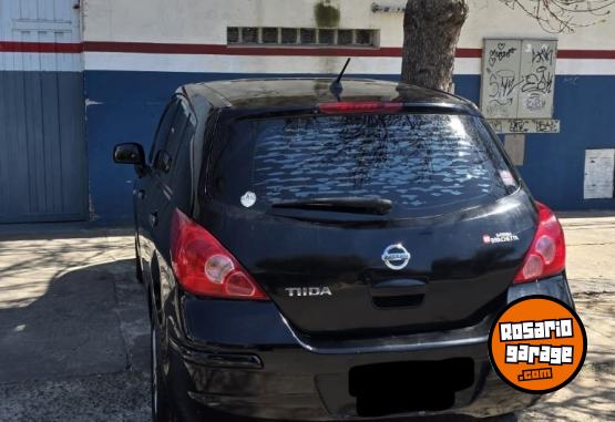 Autos - Nissan Tiida Visia 2010 Nafta 230000Km - En Venta