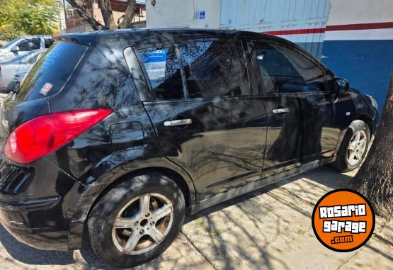 Autos - Nissan Tiida Visia 2010 Nafta 230000Km - En Venta
