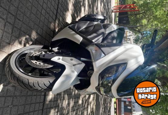 Motos - Yamaha nmax 2019 Nafta 20000Km - En Venta