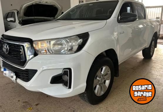 Camionetas - Toyota Hilux 2.0 177cv 2020 Diesel 122000Km - En Venta