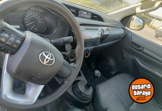 Camionetas - Toyota Hilux 2018 Diesel 390000Km - En Venta