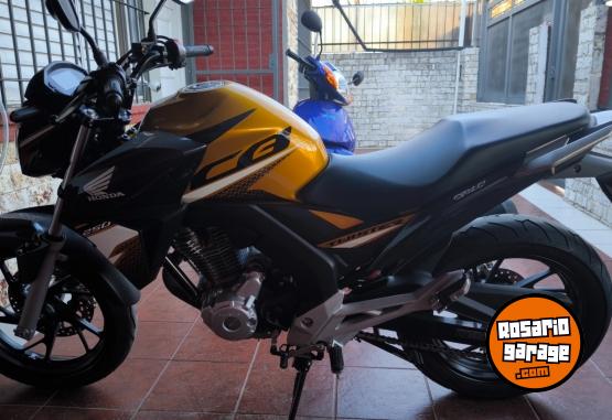 Motos - Honda Twister 250 2022 Nafta 4500Km - En Venta