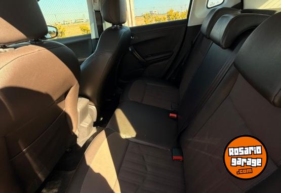 Autos - Peugeot 2008 feeline sport 1.6thp 2017 Nafta 105000Km - En Venta