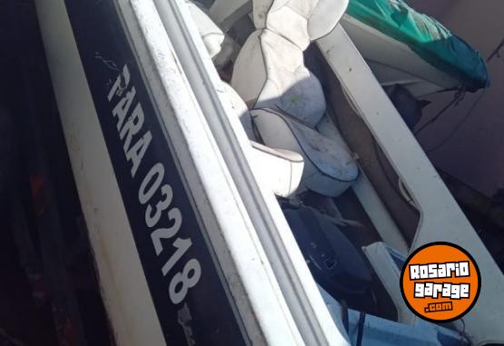Embarcaciones - Vendo casco y motor desarmado (proyecto de restauraci�n) - En Venta