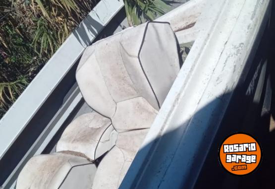 Embarcaciones - Vendo casco y motor desarmado (proyecto de restauraci�n) - En Venta