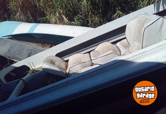 Embarcaciones - Vendo casco y motor desarmado (proyecto de restauraci�n) - En Venta
