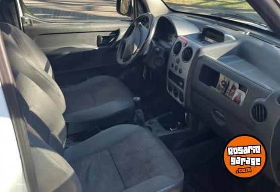 Utilitarios - Peugeot Partner 2013 GNC 222000Km - En Venta