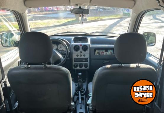 Utilitarios - Peugeot Partner 2013 GNC 222000Km - En Venta