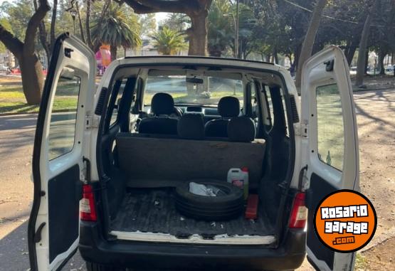 Utilitarios - Peugeot Partner 2013 GNC 222000Km - En Venta