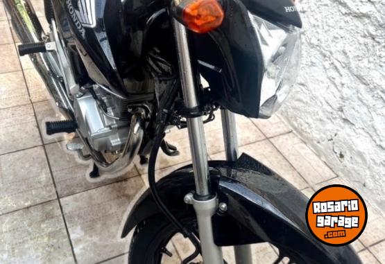 Motos - Honda New titan 2017 Nafta 56000Km - En Venta