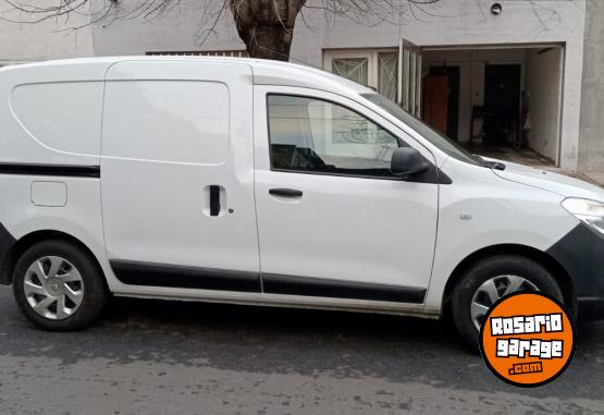 Utilitarios - Renault Kangoo Furgón 2022 GNC 92300Km - En Venta