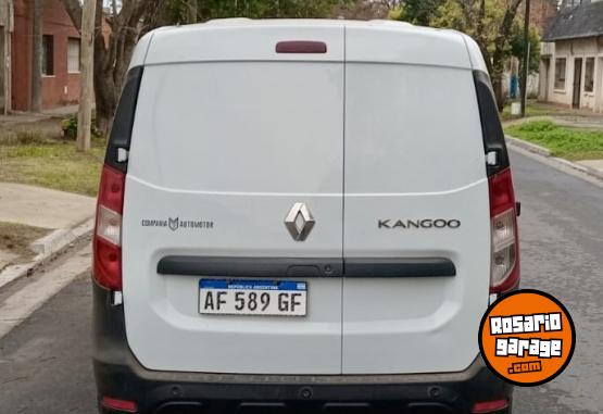 Utilitarios - Renault Kangoo Furgón 2022 GNC 92300Km - En Venta