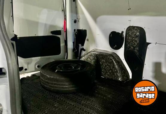 Utilitarios - Renault Kangoo Furgón 2022 GNC 92300Km - En Venta