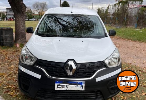Utilitarios - Renault Kangoo 2021 Nafta 83000Km - En Venta