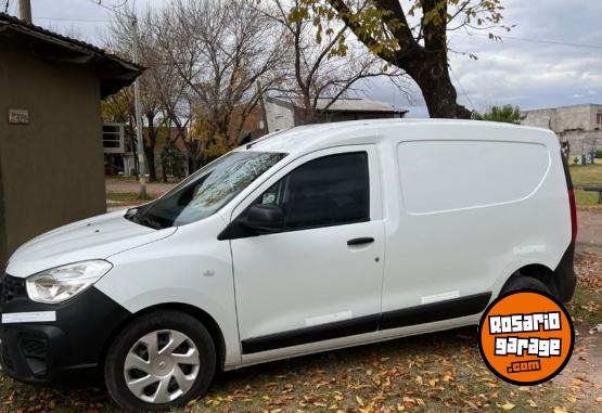 Utilitarios - Renault Kangoo 2021 Nafta 83000Km - En Venta