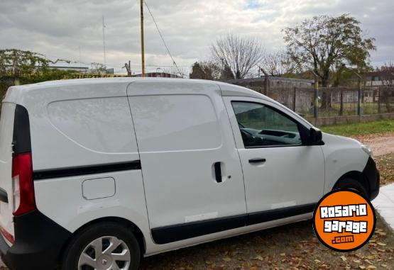 Utilitarios - Renault Kangoo 2021 Nafta 83000Km - En Venta
