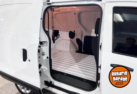 Utilitarios - Renault Kangoo confort 2022 Nafta 65000Km - En Venta
