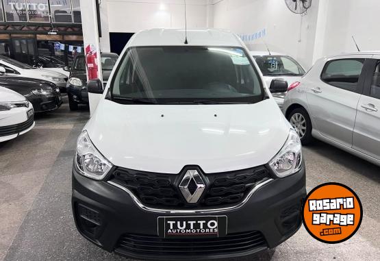 Utilitarios - Renault Kangoo confort 2022 Nafta 65000Km - En Venta
