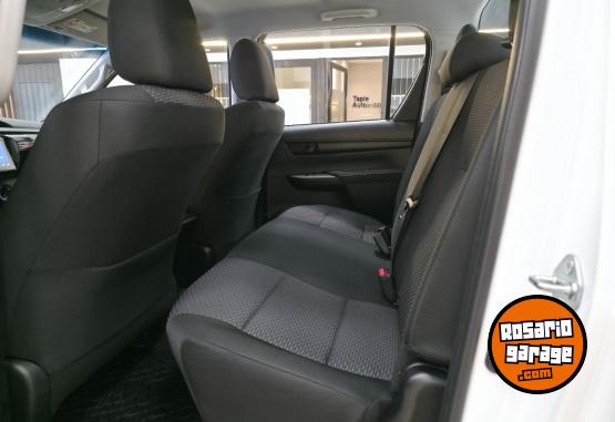 Camionetas - Toyota HILUX DOBLE CABINA DX 2.4 2026 Diesel 0Km - En Venta
