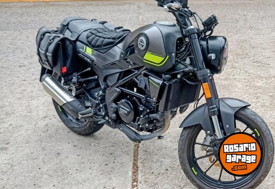 Motos - Benelli Leoncino 250 2024 Nafta 4050Km - En Venta