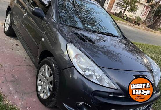 Autos - Peugeot 207 2010 Nafta 138500Km - En Venta