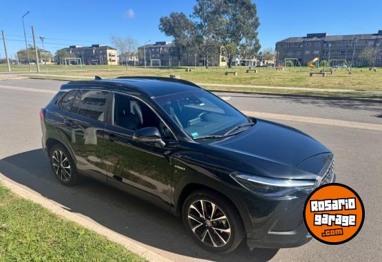 Autos - Toyota Corolla cross seg hybrido 2022 Electrico / Hibrido 64000Km - En Venta