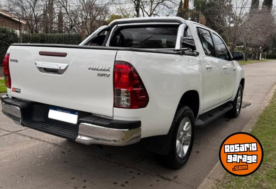 Camionetas - Toyota Hilux srv 4x2 2018 Diesel 99000Km - En Venta