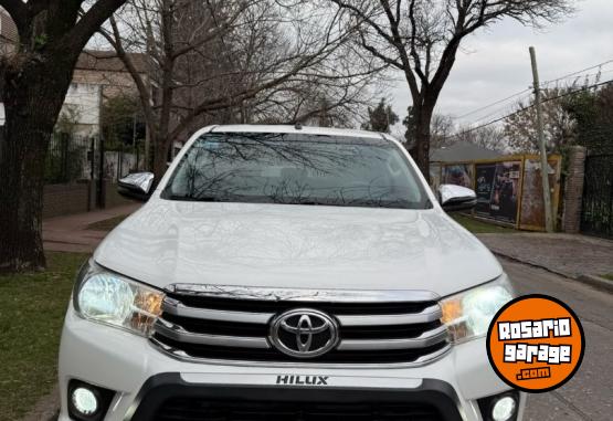 Camionetas - Toyota Hilux srv 4x2 2018 Diesel 99000Km - En Venta
