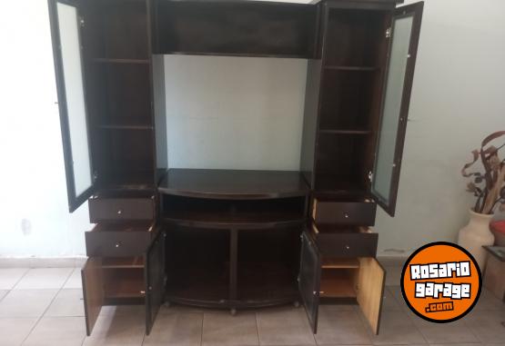 Hogar - Mueble cristalero con mesa para televisor - En Venta