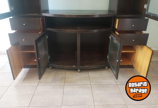 Hogar - Mueble cristalero con mesa para televisor - En Venta