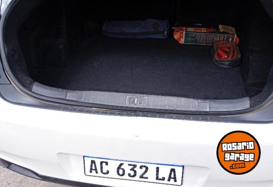 Autos - Peugeot 408 2018 Diesel 180000Km - En Venta