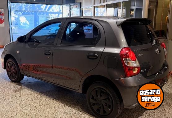 Autos - Toyota Etios x 2022 Nafta 48000Km - En Venta