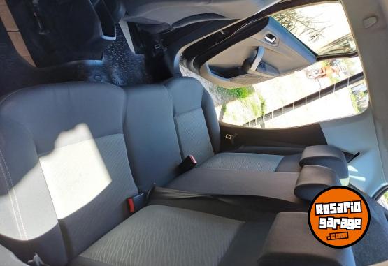 Autos - Peugeot 208 2015 GNC 125000Km - En Venta