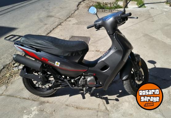 Motos - Zanella ZB 125 2024 Nafta 8300Km - En Venta